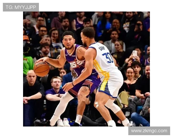 布克挡拆单打效率提升，关键回合接近库里